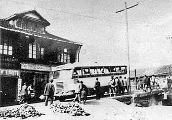70年代南通公共汽车（和平桥站）.jpg